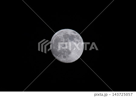 Full moon shining in the night sky over Keelung Full moon shining in the night sky over Keelung 143725057