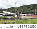 有田駅を出発する松浦鉄道西九州線の列車 143732850