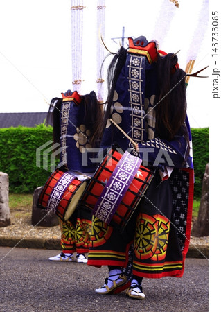 神楽の国のお祭りで、神楽をとる 神楽の国のお祭りで、神楽をとる 143733085