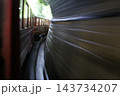 トンネルを抜ける車窓 トンネルを抜ける車窓 143734207