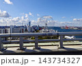 阪神高速5号湾岸線(神戸方面行)の安治川河口付近から天保山大観覧車が見える風景　大阪府大阪市港区 143734327