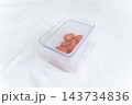 保存容器で保管された新鮮なミニトマト 143734836
