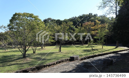 紅葉まえの駅から近くて大きい西神中央公園の秋 143736499
