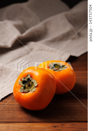 秋の味覚の柿 秋の味覚の柿 143737504