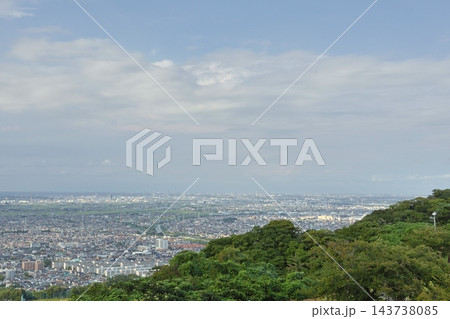 自然が残る湘南平展望台から見下ろす風景 平塚市 自然が残る湘南平展望台から見下ろす風景 平塚市 143738085