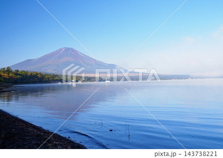 山中湖の秋 143738221