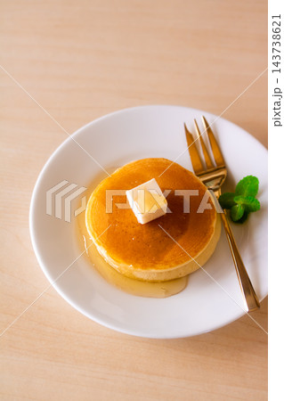 豆乳とおからのパンケーキ・蜂蜜と豆乳バターで 豆乳とおからのパンケーキ・蜂蜜と豆乳バターで 143738621