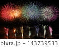 夏祭りを盛り上げる美しい花火（石和温泉花火大会　山梨県 笛吹市） 143739533