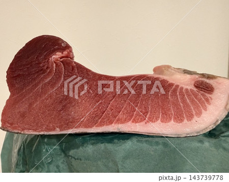 マグロブロック 143739778