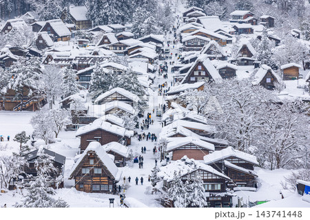 岐阜県 冬の世界遺産 白川郷の雪景色 岐阜県 冬の世界遺産 白川郷の雪景色 143741448