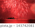 夜を彩る華麗な打ち上げ花火（びわ湖大花火大会　滋賀県 大津市） 143742081