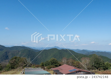 陣馬山の山頂から見た景色 143742148