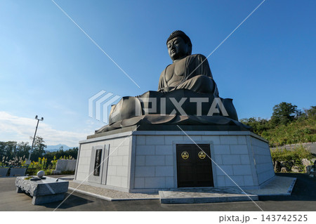 東京都　秋　日の出町　鹿野大仏 143742525