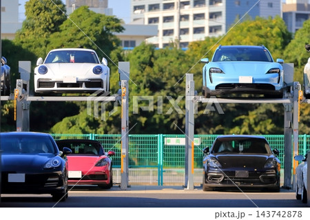 機械式駐車場　イメージ 143742878