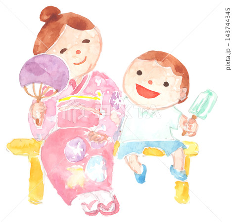 ベンチに座る浴衣姿のお母さんとアイスを食べる子どもの水彩イラスト 143744345