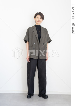 女性のファッションコーディネート全身 143745910