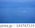 青い海と高速船 143747119