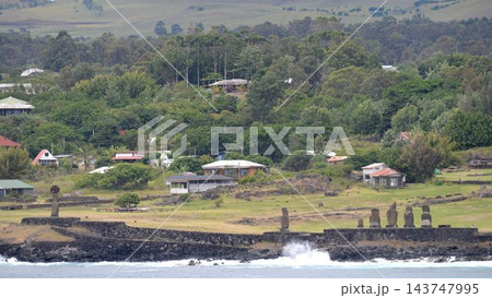 南太平洋 神秘に満ちた絶海の孤島 イースター島 南太平洋 神秘に満ちた絶海の孤島 イースター島 143747995