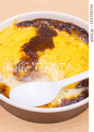 おいしいコンビニのミートドリア 143748359
