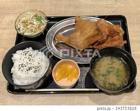 若鶏半身揚げ　若鶏　若鳥半身揚げ　フライドチキン　小樽なると屋 143753828