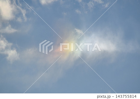 雲の隙間から見える幻日 雲の隙間から見える幻日 143755814