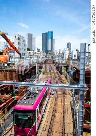 東京 雑司ヶ谷 都電車両と地下トンネル工事 2026.07　a-1 143756157