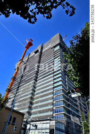 渋谷区笹塚 大規模複合開発タワーマンション建設中のタワークレーン 渋谷区笹塚 大規模複合開発タワーマンション建設中のタワークレーン 143756236