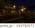 静寂に包まれる小江戸佐原の古い町並みの夜景 143756571