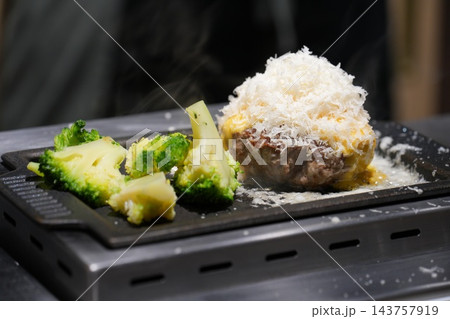 ハンバーグ 143757919