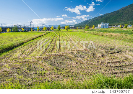 湖西地方比良の田園風景 滋賀県大津市 湖西地方比良の田園風景 滋賀県大津市 143760797