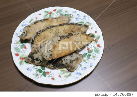 カレイのから揚げ 143760887