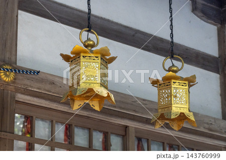枚岡神社 吊灯籠(大阪府東大阪市) 枚岡神社 吊灯籠(大阪府東大阪市) 143760999