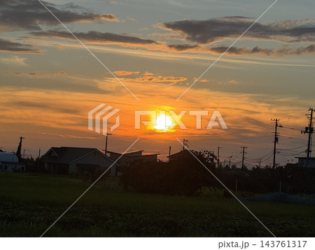 東温市からの夕日2026/09/01 東温市からの夕日2026/09/01 143761317