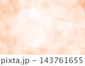 水彩風の淡いオレンジのにじみ背景素材 143761655