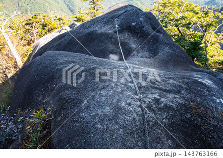 大崩山(坊主尾根コース)のロープ場 大崩山(坊主尾根コース)のロープ場 143763166