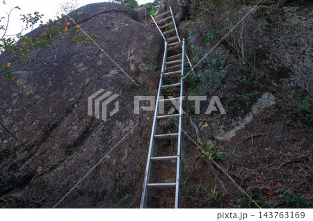 大崩山（坊主尾根コース）の梯子場 143763169