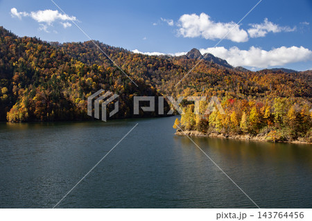 定山渓の紅葉 143764456