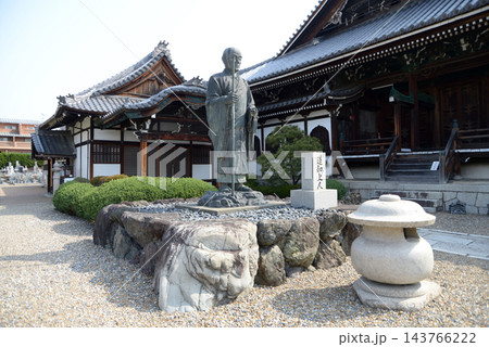 山科別院長福寺 蓮如上人像 京都市山科区竹鼻サイカシ町 山科別院長福寺 蓮如上人像 京都市山科区竹鼻サイカシ町 143766222