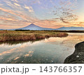 富士川から見る富士山 143766357