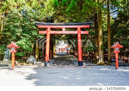 霧島神宮の参道入り口 霧島神宮の参道入り口 143768004
