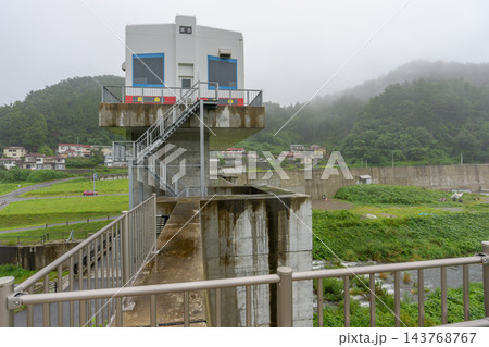 岩手県田野畑村の平井賀水門 東日本大震災の被災地に整備された津波から地域を守る防災インフラ 岩手県田野畑村の平井賀水門 東日本大震災の被災地に整備された津波から地域を守る防災インフラ 143768767