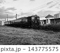 踏切で停まっていたら、いきなり現れた一瞬を撮りました。 143775575