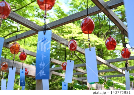 金峯神社の境内に飾られた風鈴(新潟県長岡市) 金峯神社の境内に飾られた風鈴(新潟県長岡市) 143775981