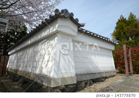 阿弥陀寺　境内の白塀　京都市上京区鶴山町 143778870