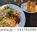 鶏肉とサラダのランチセット 143781040