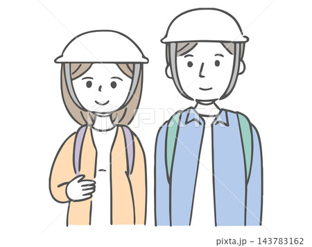 災害時に避難する妊婦と夫のイラスト 災害時に避難する妊婦と夫のイラスト 143783162