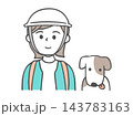 ペットと一緒に避難する女性のイラスト 143783163