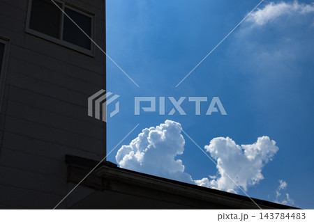 軒上から覗く夏の空 軒上から覗く夏の空 143784483