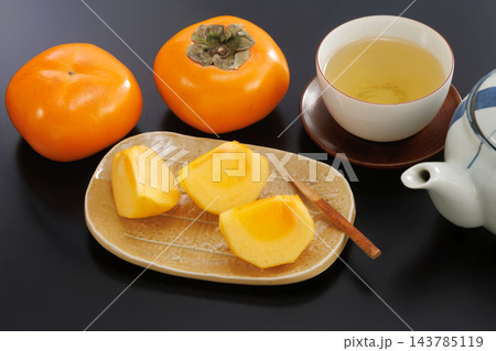 美味しそうな柿 美味しそうな柿 143785119