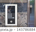 マンションエントランスのインターホン マンションエントランスのインターホン 143786884
